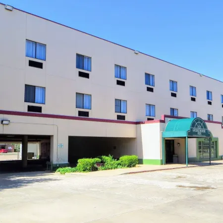 Guest House Inn Medical District Near Texas Tech Univ