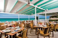 Butterfly Beach Hotel - breakfast