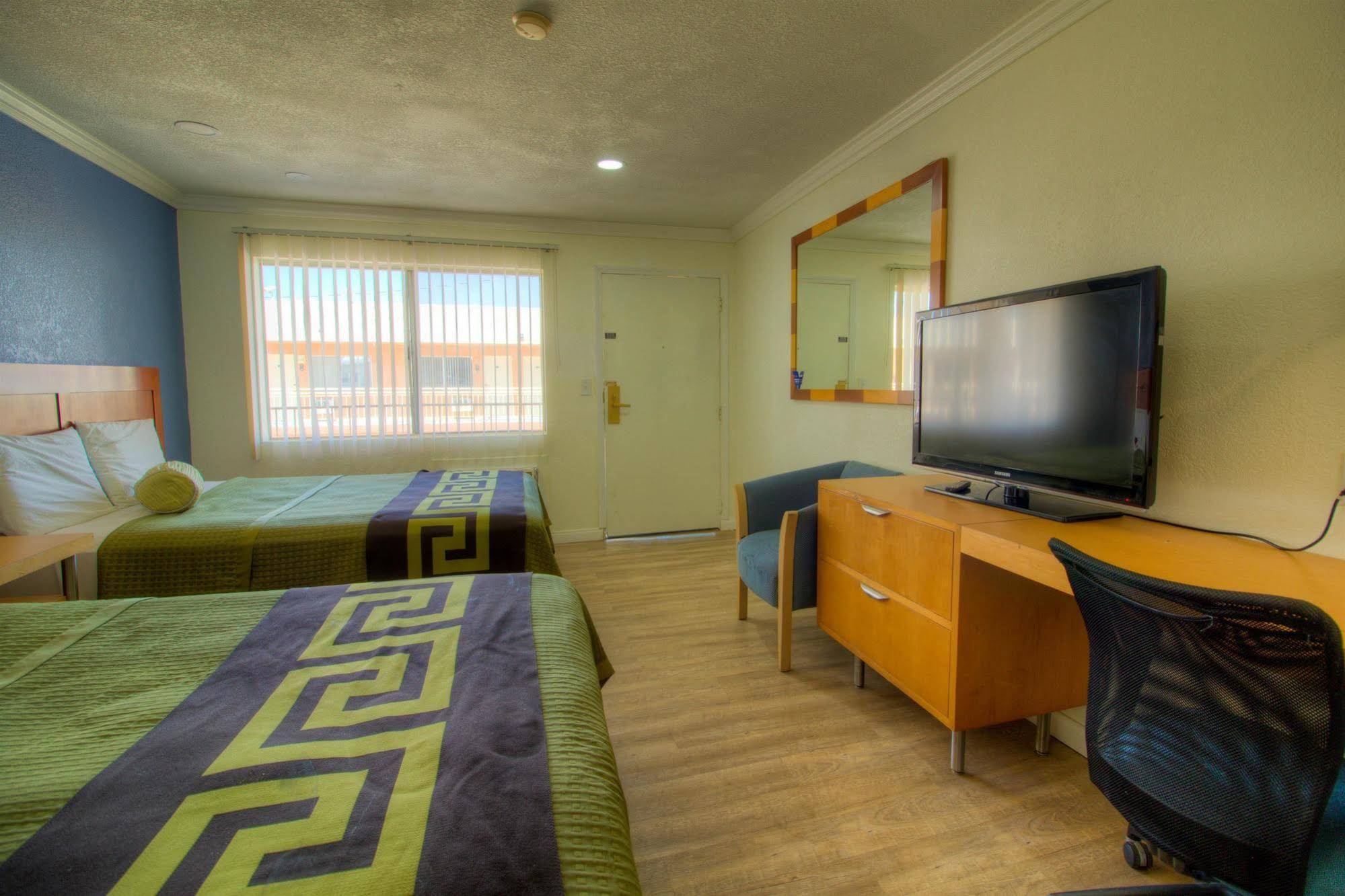 Travel Inn & Suites