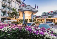 Romeo Palace Hotel Pattaya Hotels in der Nähe von Ban Phasa Language School