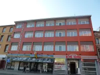 三星飯店 Réserve de la centrale附近的飯店