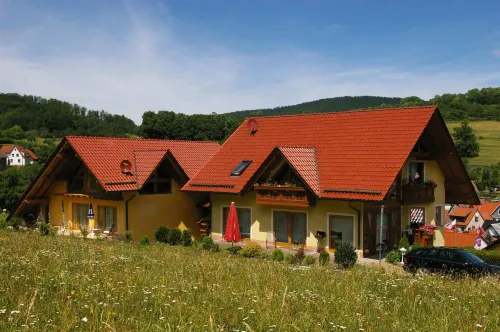 Landhaus Talblick- Boutique B&B-Pension-Gästehaus فنادق في Bad Liebenstein