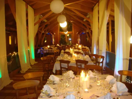 Brasserie Beierhaascht Отели рядом с достопримечательностью «Old Hospital's Garden»