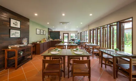 Villa Sanpakoi Отели рядом с достопримечательностью «S.W.A.T Chiang Mai»