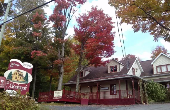 奧貝日勒馬德里加爾賓館