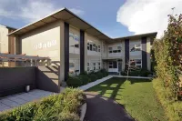 Glenelg Holiday Apartments-Ellis Hotels in der Nähe von Bay Discovery Centre