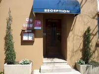 Hotel des Voyageurs Hotels in Millau