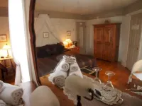 Au Manoir de la rue Merry