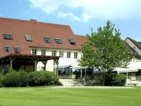 Logis Hôtel Golf le Domaine du Val de Sorne 롱르소니에 호텔