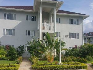 Fern Court Apartment with Oceanic View