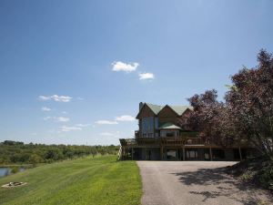 Elk Creek Lodging