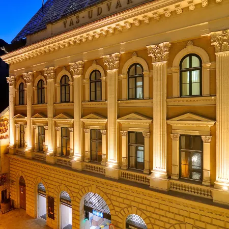 Millennium Court, Budapest - Marriott Executive Apartments Отели рядом с достопримечательностью «Мост Эржебет»