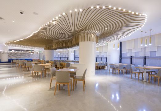 호텔 조식 및 부대시설