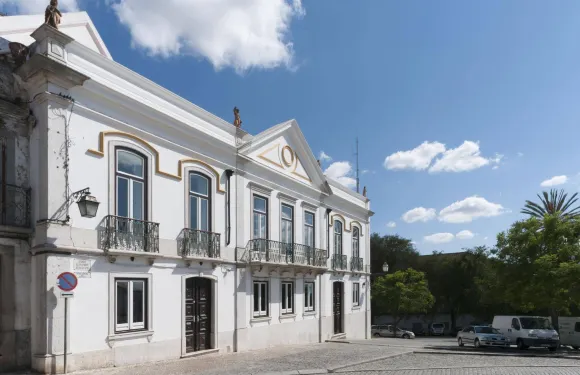 可可里爾皇宮酒店