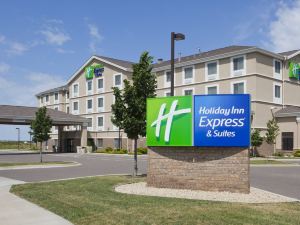 Holiday Inn Express & Suites Rogers