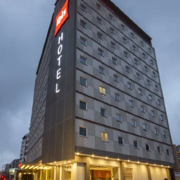 Ibis Quito Hotels near Carondelet Palace