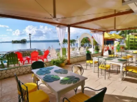 Hotel Peten Hotels in Flores