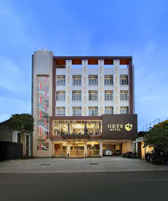 Gets Hotel Hotels near Malang City Square