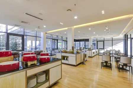 Xiong'an Kaixuan Hotel Отели рядом с достопримечательностью «Jinhu Park»