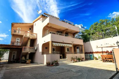 Villa Glavanovic Hotels near Red Lighthouse