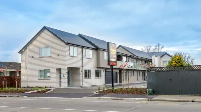 Golden Star Motel