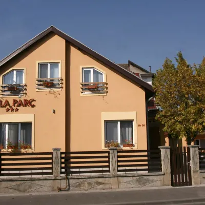 Villa Parc Hotels near Central Park