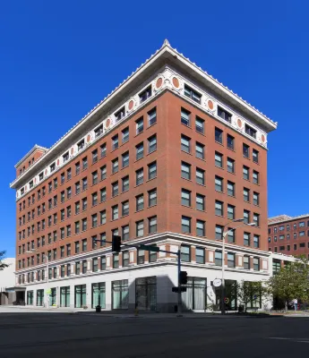 The Current Iowa, Autograph Collection Hotels near Walnut Center