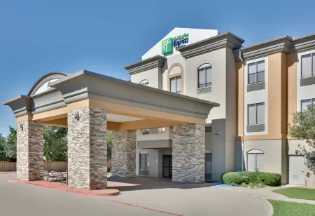 Holiday Inn Express & Suites Dallas - Duncanville Отели рядом с достопримечательностью «Парк Крис Парис»