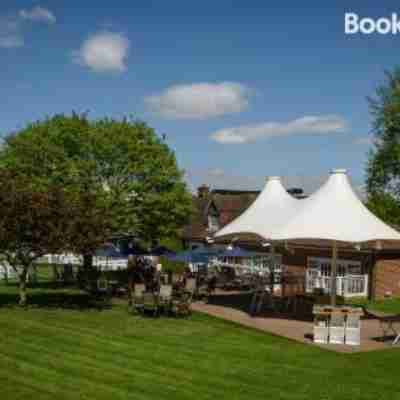Sandown Park Lodge Hotel Exterior