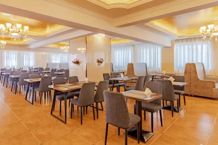 Vienna Hotel (Hefei North 2nd Ring International Auto City) Отели рядом с достопримечательностью «Anhui Vocational And Technical College»