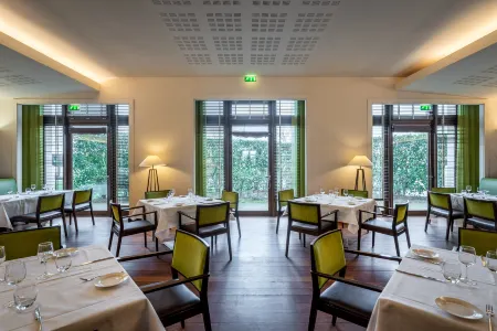 Radisson Blu Hotel Paris, Marne-la-Vallée Отели в г. Тижо