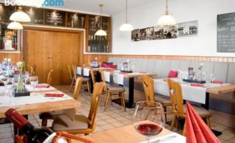 Hotel-Restaurant Im Goldenen Grund - Housity