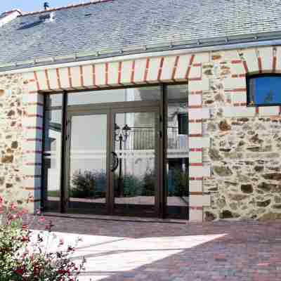 Hôtel Auberge de la Loire Hotel Exterior