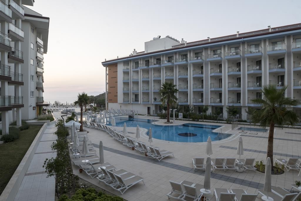 Ramada Hotel & Suites Kusadasi