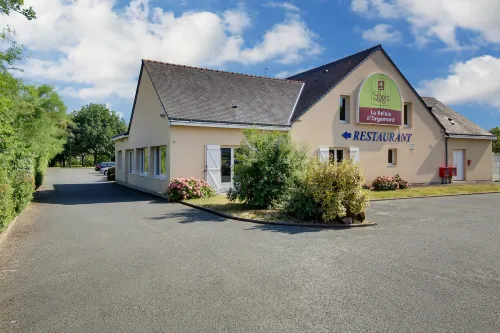 Logis Hôtel Angers Sud Hotel di Juigne-sur-Loire