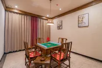 Immersing Hotel (Wenchuan Wolong Shoumoren)