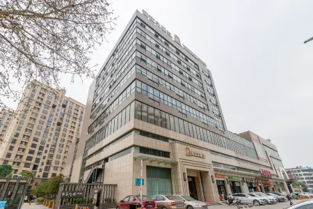 Jinjiang Inn Select (Xiaogan Changzheng Road Sports Center)