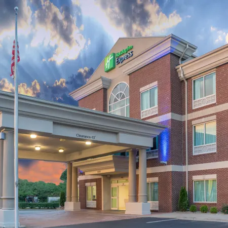 Holiday Inn Express & Suites FRANKFORT by IHG
