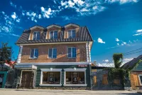 Chestnyi Chehov Hotel M 갤러리 주변 호텔