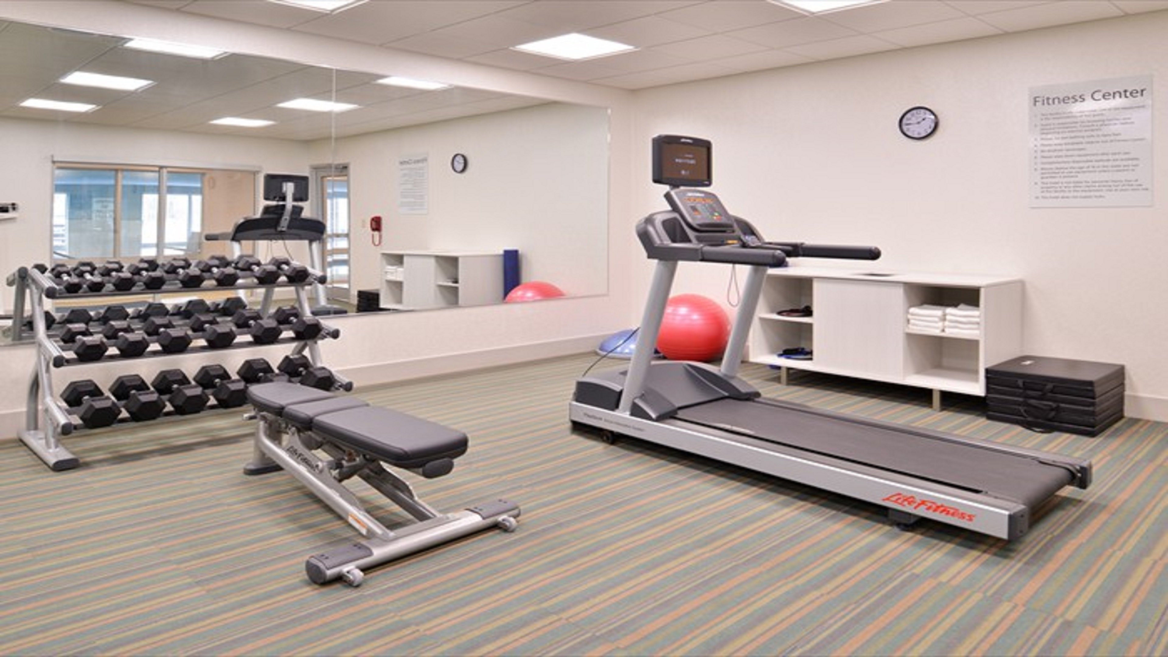 Holiday Inn Express & Suites - Parkersburg East, an Ihg Hotel