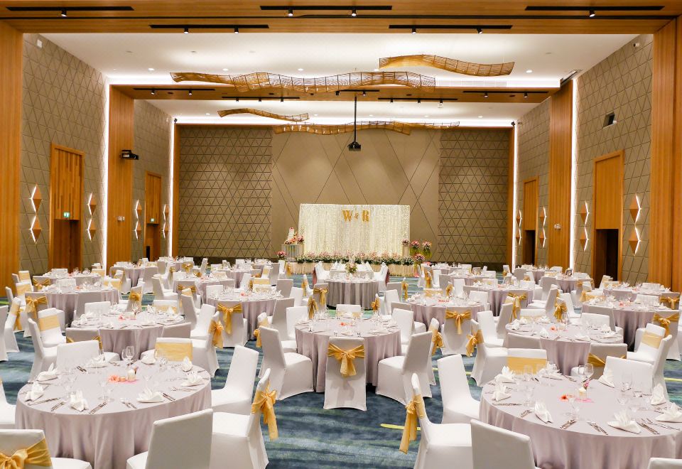 1. 홀리데이 인 리..