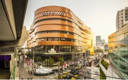 Local Time Bangkok Hostel&Cafe