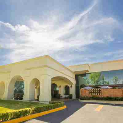 Courtyard Toluca Airport Hotel Exterior