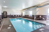Sleep Inn & Suites Mt Hope Near Auction & Event Center - Pools