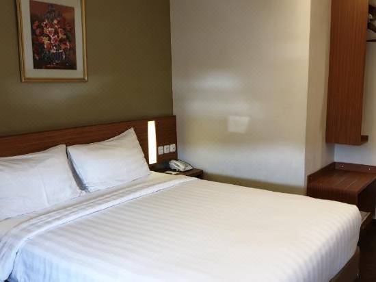 Biz Hotel Ambon Room Reviews Photos Ambon 21 Deals Price Trip Com