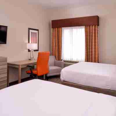 Holiday Inn Express & Suites Williams Rooms