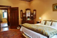 Buxton Manor Hotels in North Adelaide
