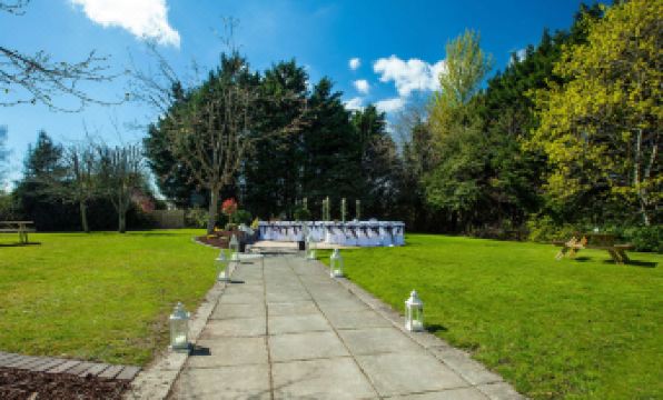 2. 아드보인 호텔..