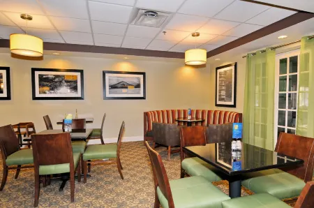 Holiday Inn Express 雅典