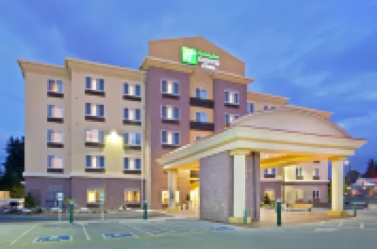 Holiday Inn Express & Suites SEATTLE NORTH - LYNNWOOD by IHG Hotels in Lynnwood
